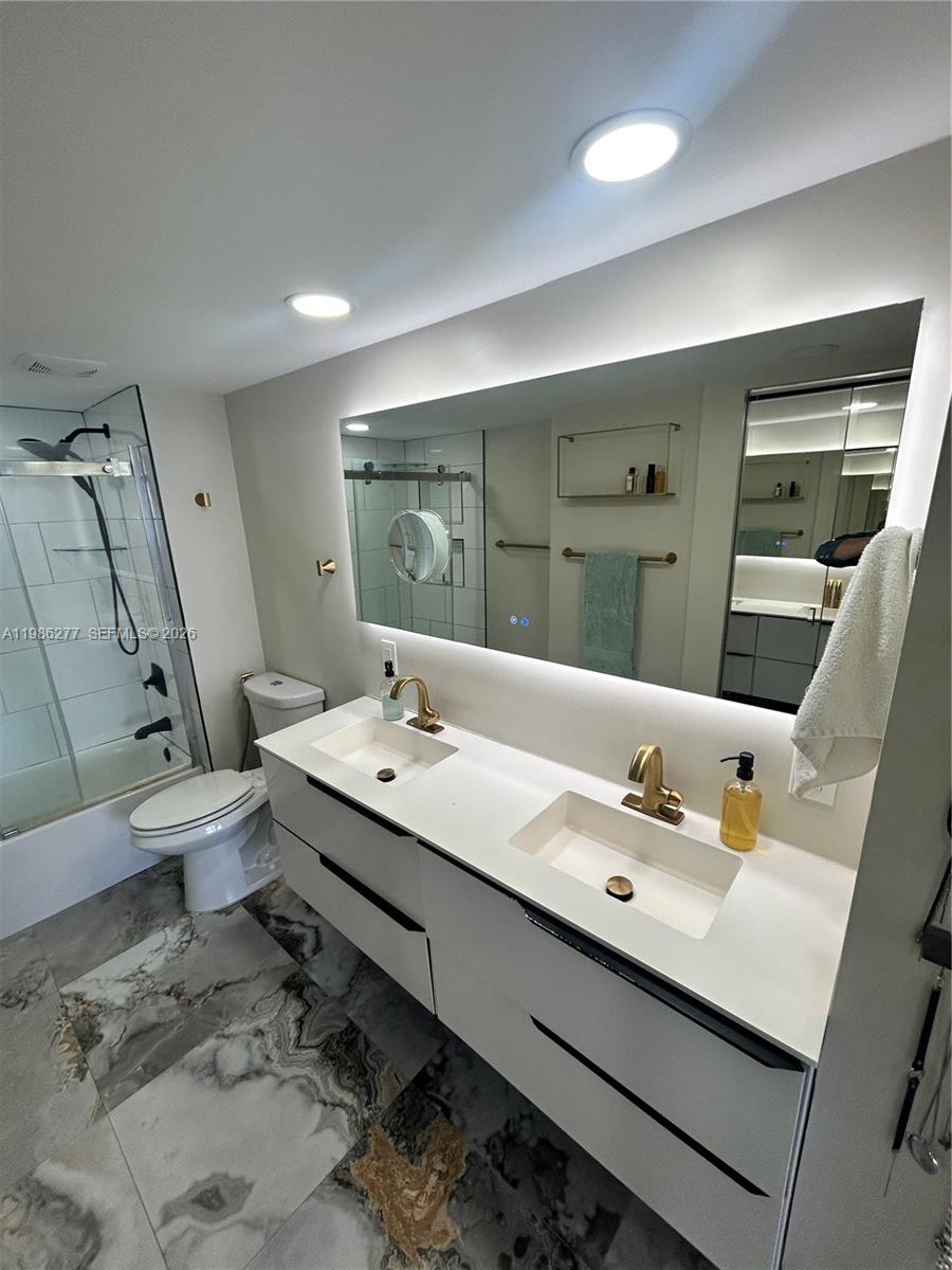 6450 Collins Ave #903 Miami Beach, FL 33141