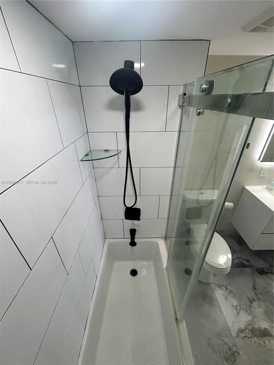 6450 Collins Ave #903 Miami Beach, FL 33141