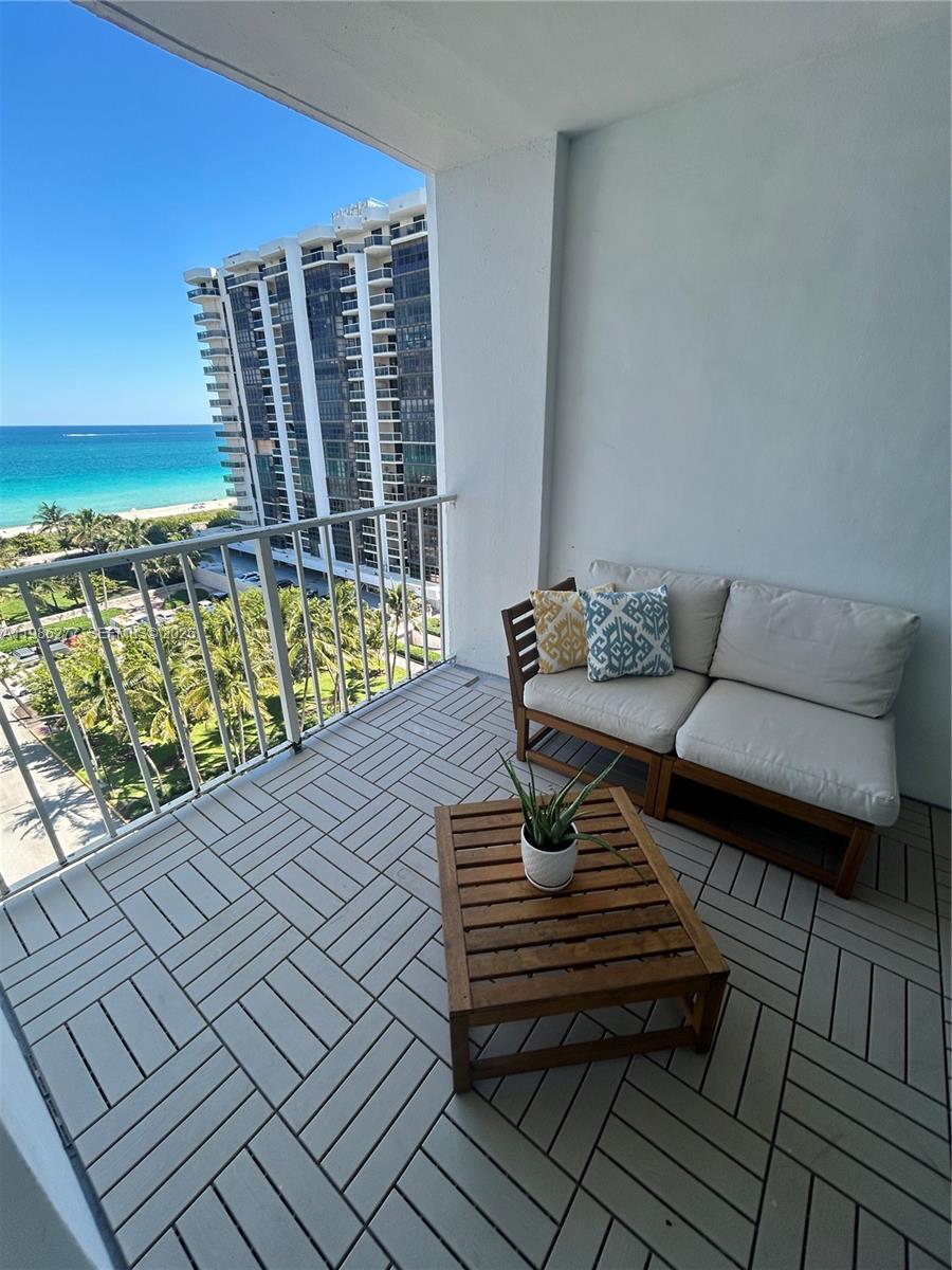 6450 Collins Ave #903 Miami Beach, FL 33141