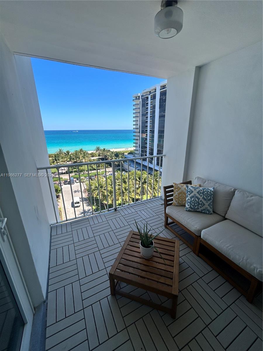 6450 Collins Ave #903 Miami Beach, FL 33141