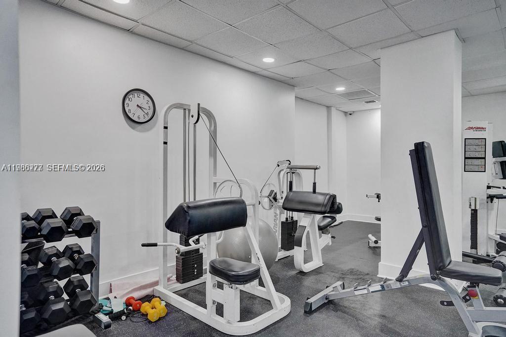 6450 Collins Ave #903 Miami Beach, FL 33141