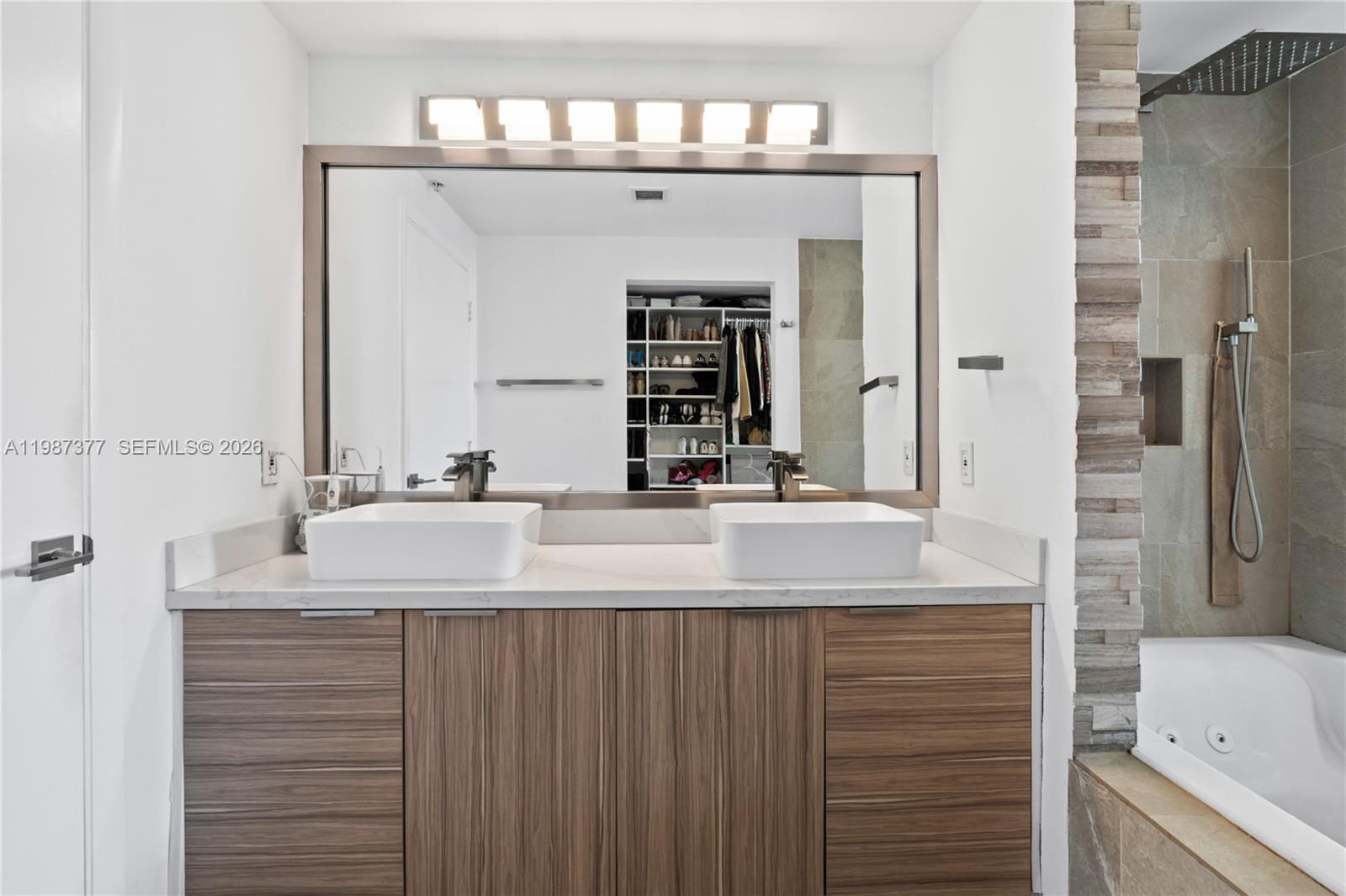 image The Ivy at Riverfront11