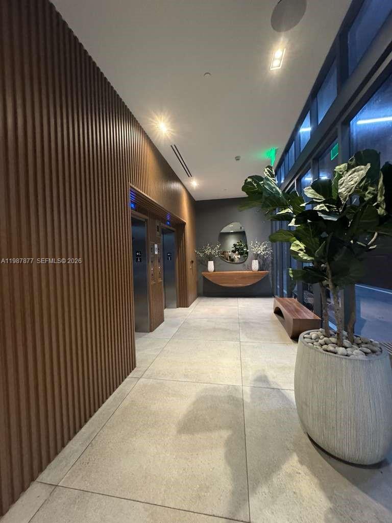 239 SW 9th St #1704 Miami, FL 33130