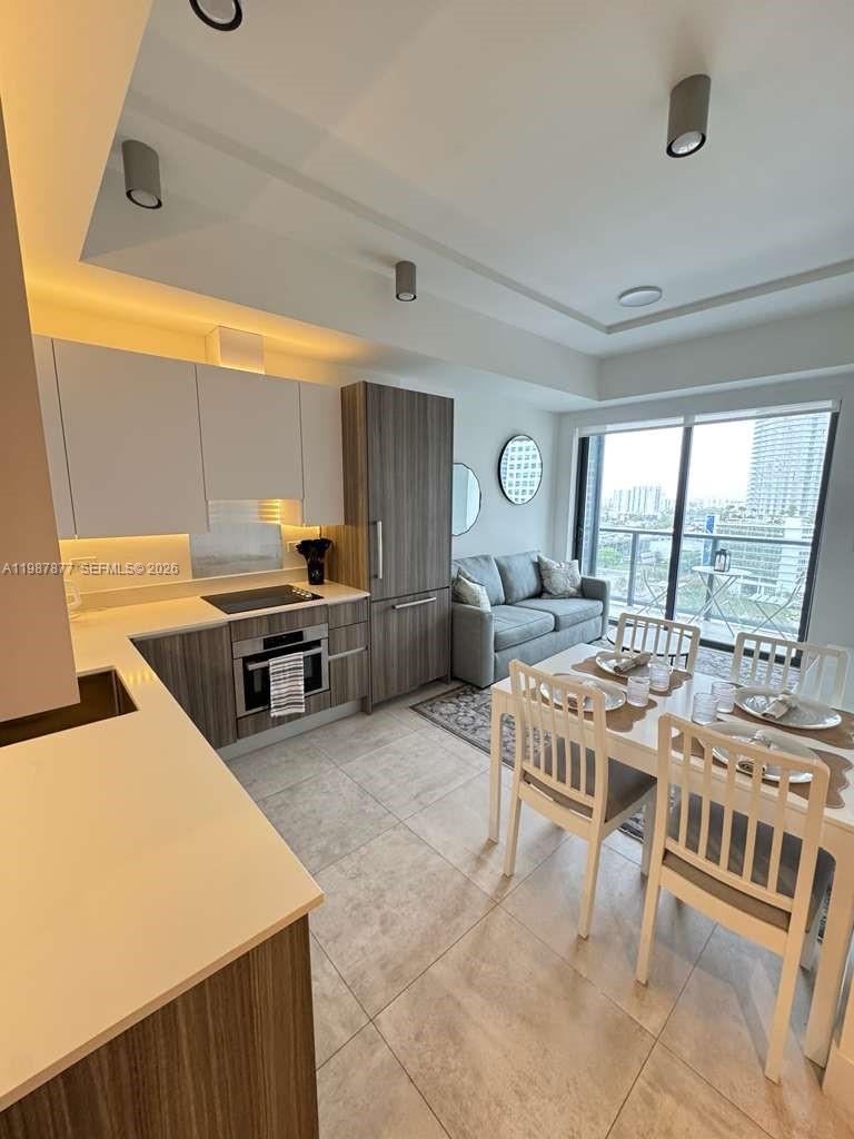 239 SW 9th St #1704 Miami, FL 33130