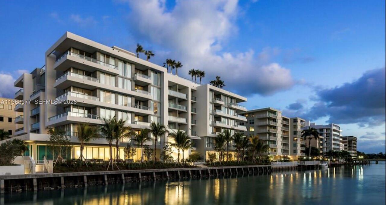 9540 W Bay Hbr Dr #301