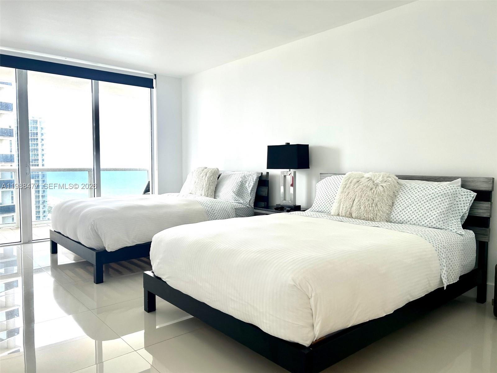 image Beach Club 222