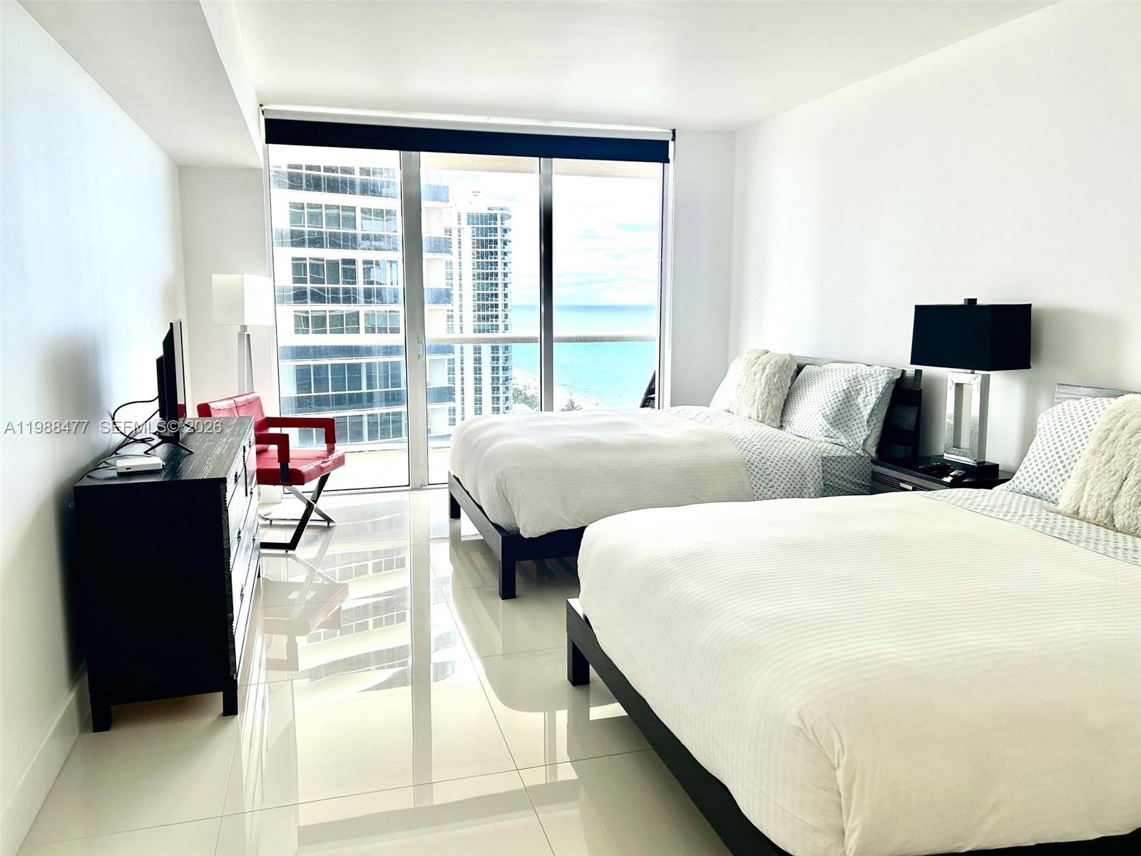 image Beach Club 223