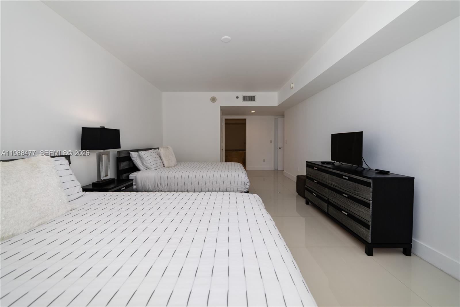 image Beach Club 225