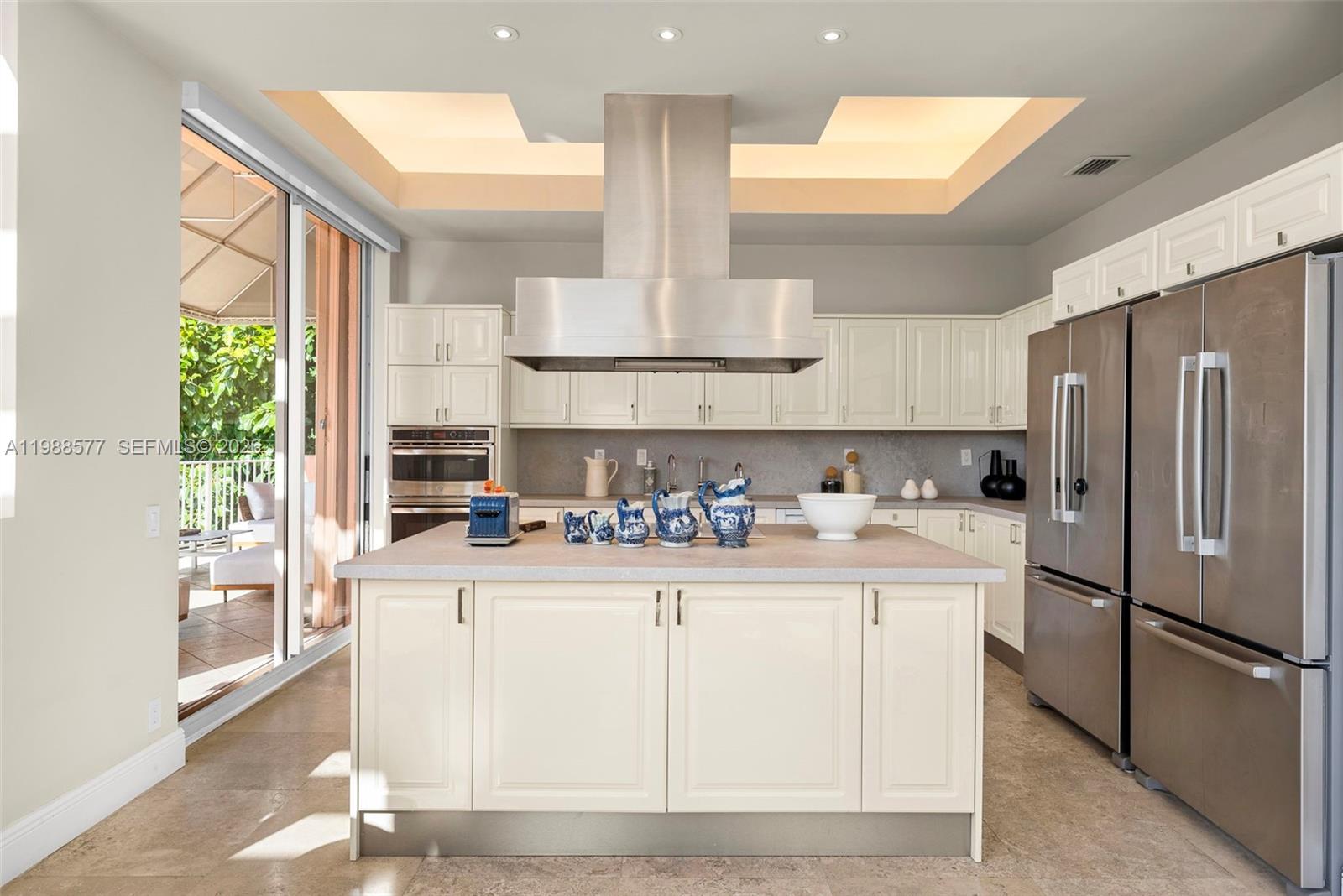 10 Edgewater Dr #Lanai South Coral Gables, FL 33133