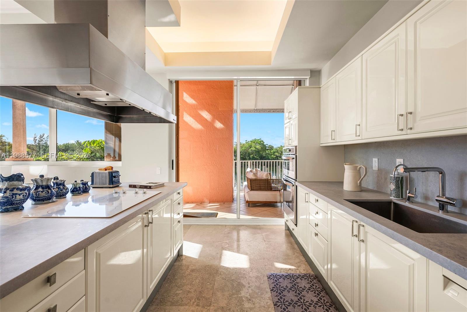 10 Edgewater Dr #Lanai South Coral Gables, FL 33133