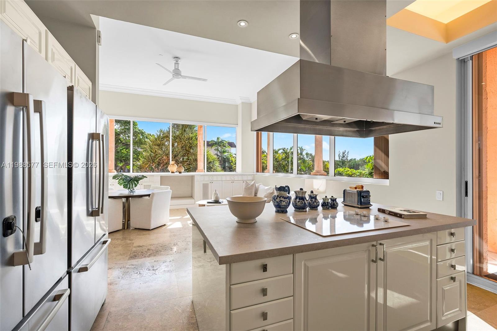 10 Edgewater Dr #Lanai South Coral Gables, FL 33133