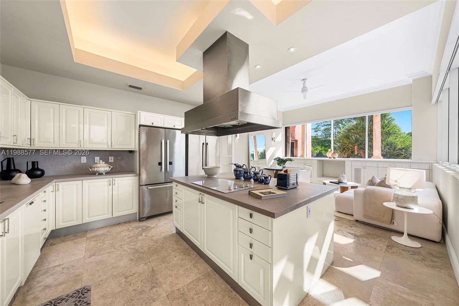 10 Edgewater Dr #Lanai South Coral Gables, FL 33133