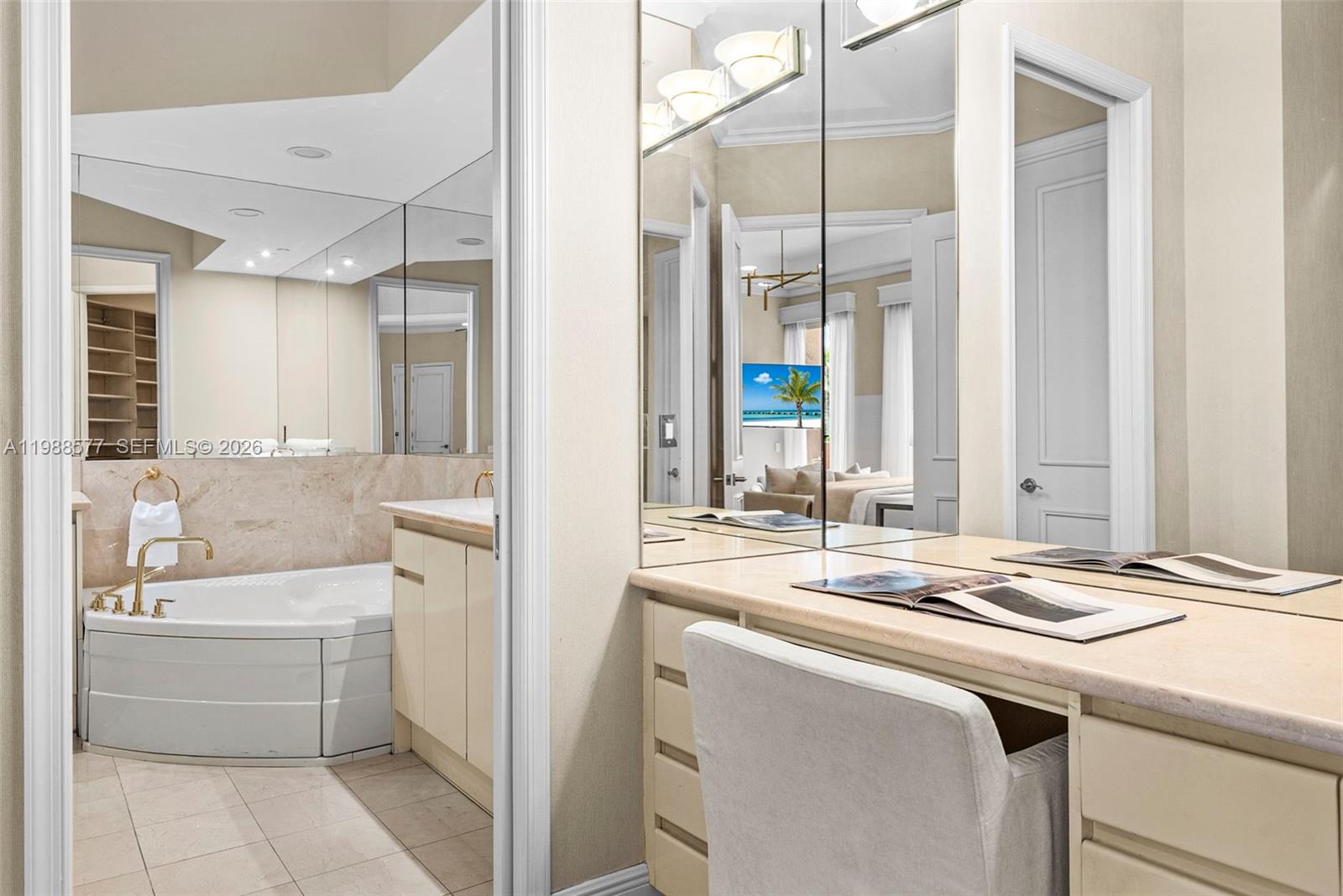 10 Edgewater Dr #Lanai South Coral Gables, FL 33133