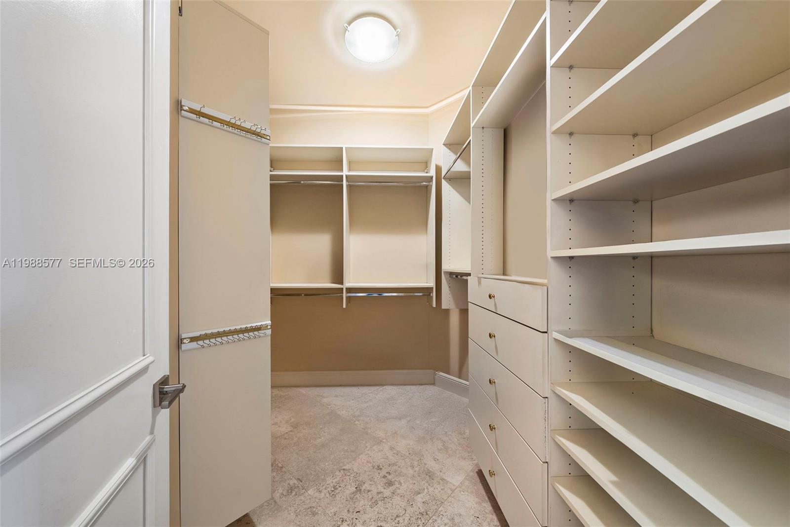 10 Edgewater Dr #Lanai South Coral Gables, FL 33133