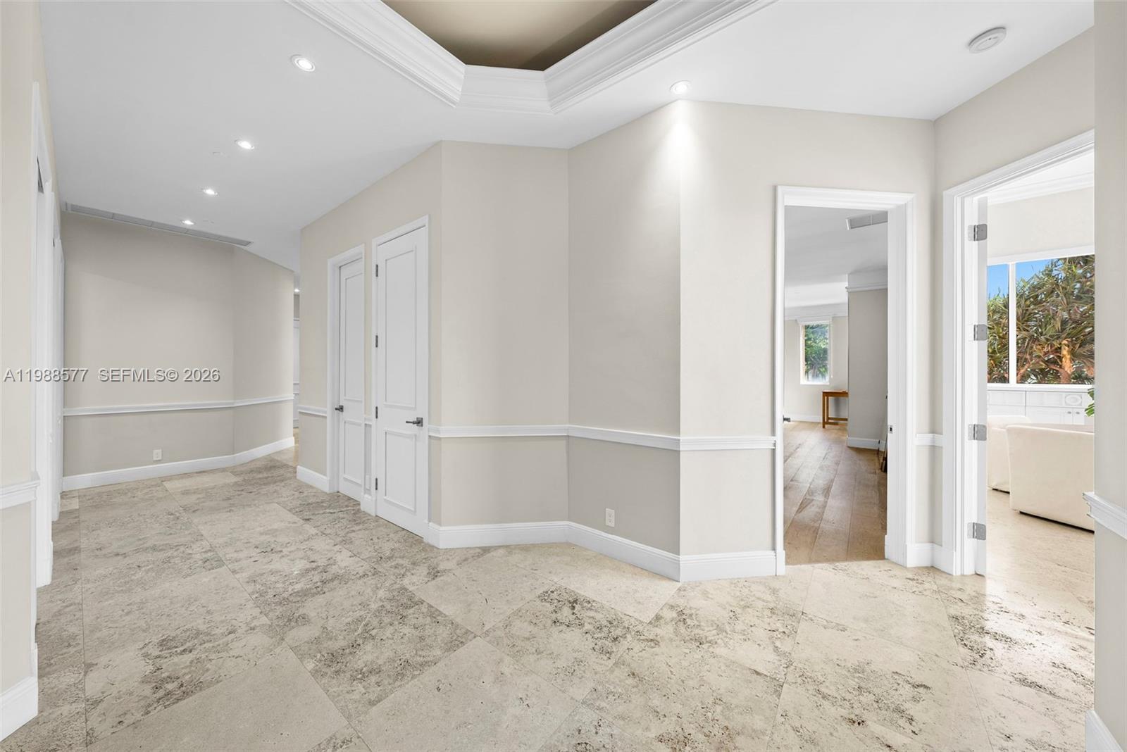 10 Edgewater Dr #Lanai South Coral Gables, FL 33133