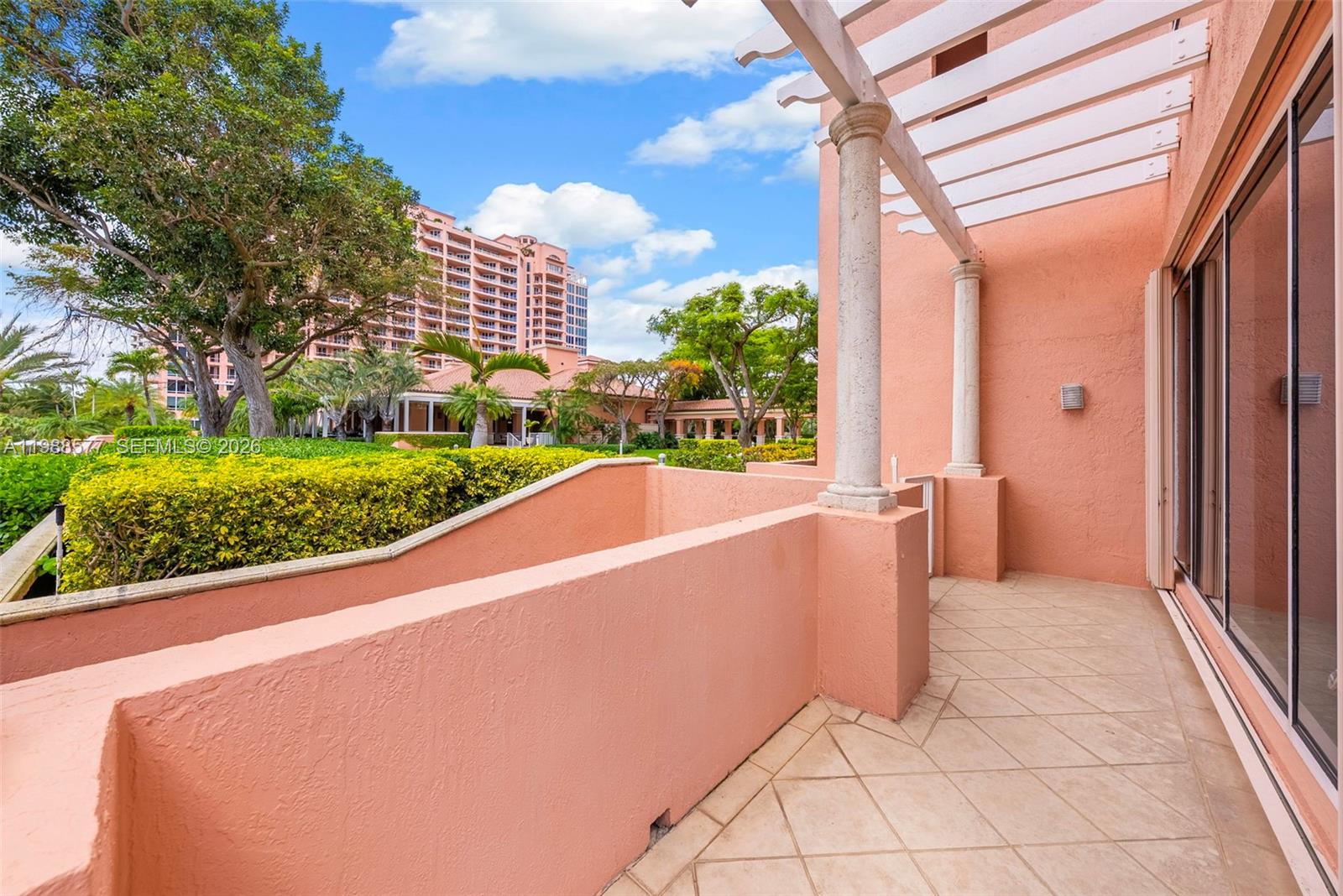 10 Edgewater Dr #Lanai South Coral Gables, FL 33133