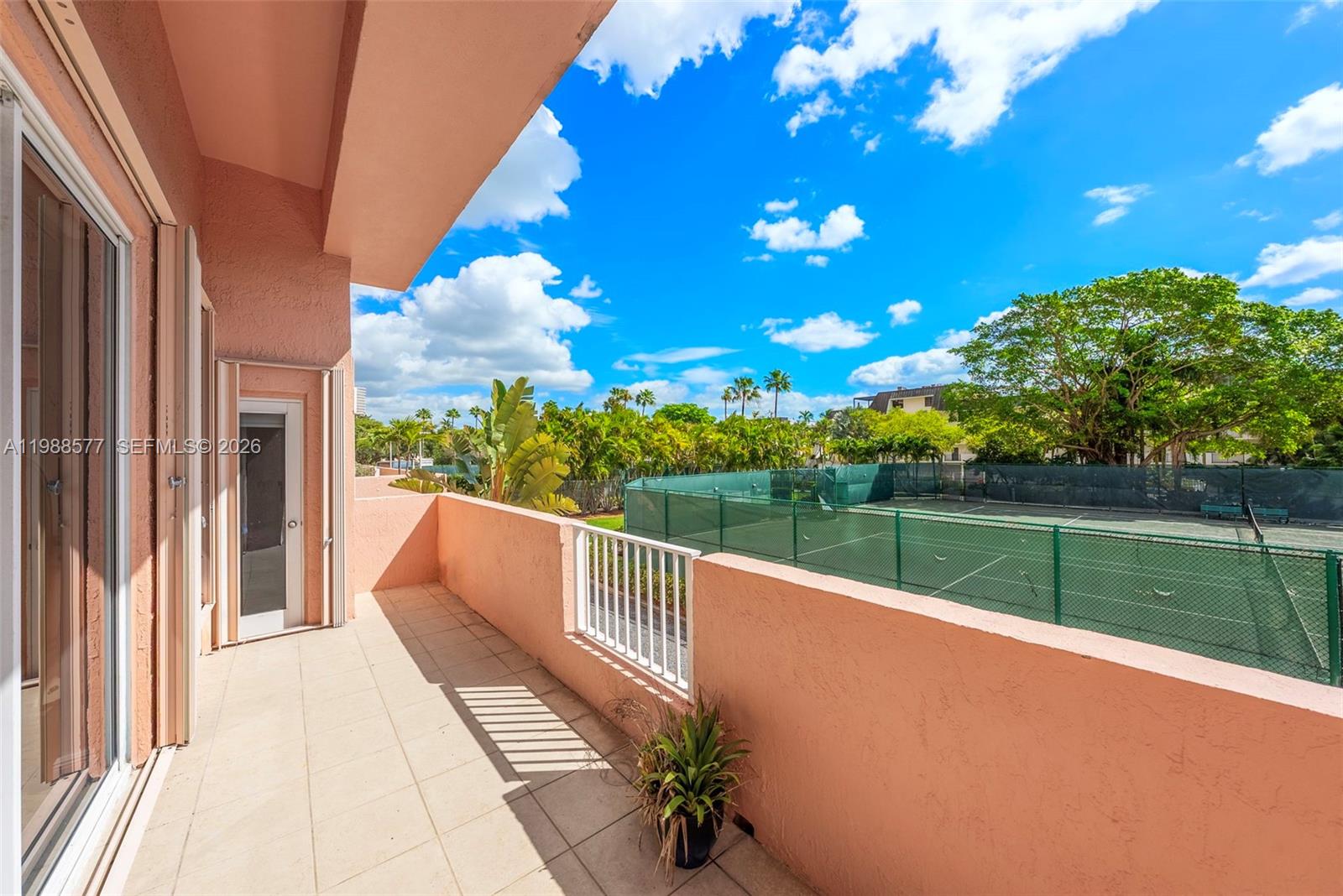 10 Edgewater Dr #Lanai South Coral Gables, FL 33133