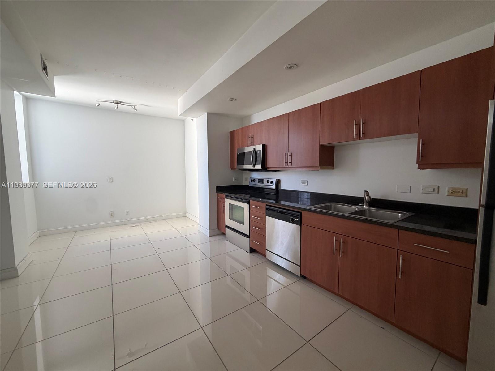 111 E Flagler St #606