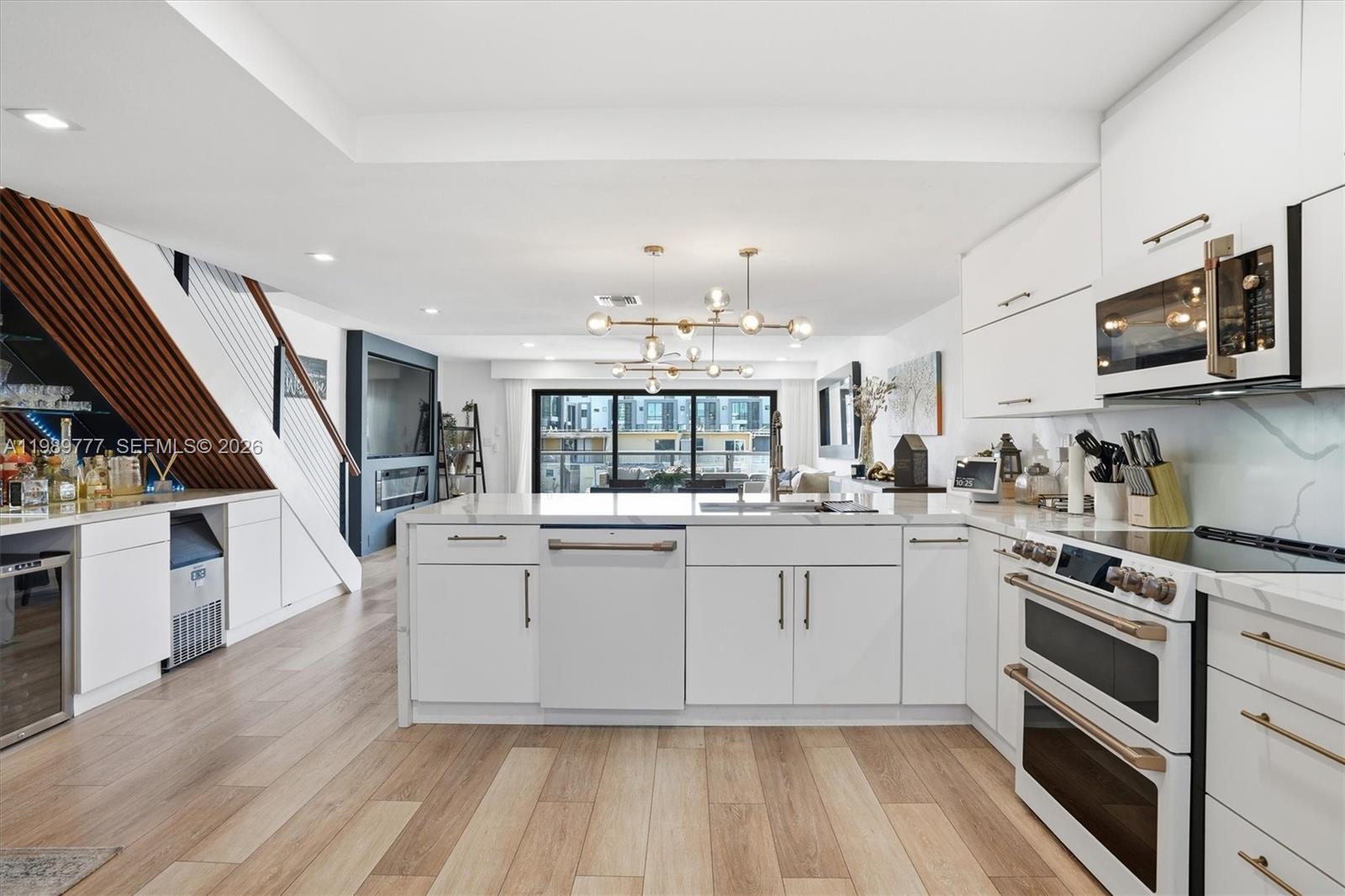 4000 NE 168th St #113B