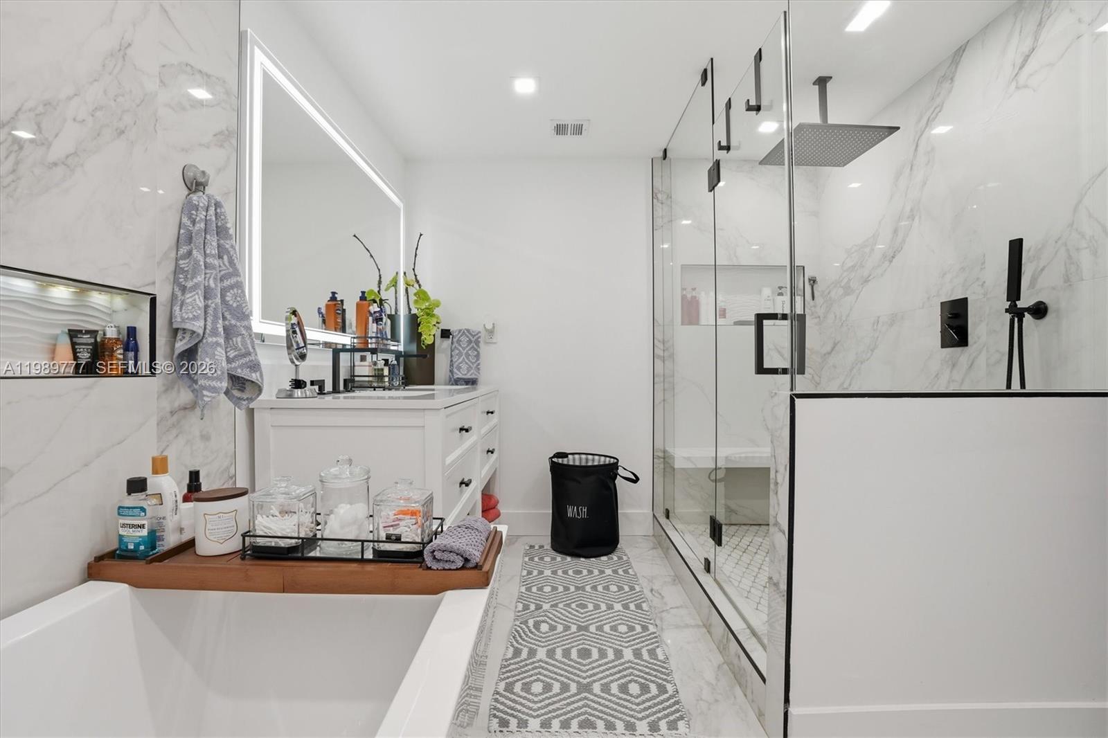 4000 NE 168th St #113B North Miami Beach, FL 33160