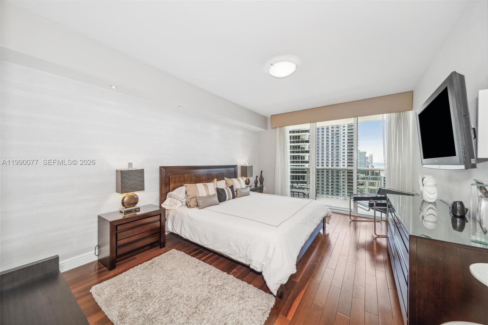 image Beach Club 213