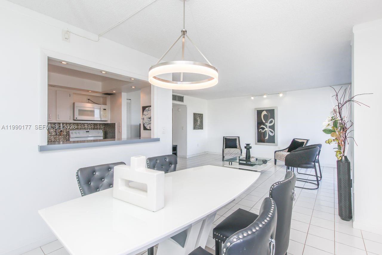 3675 N Country Clb Dr #401 Aventura, FL 33180