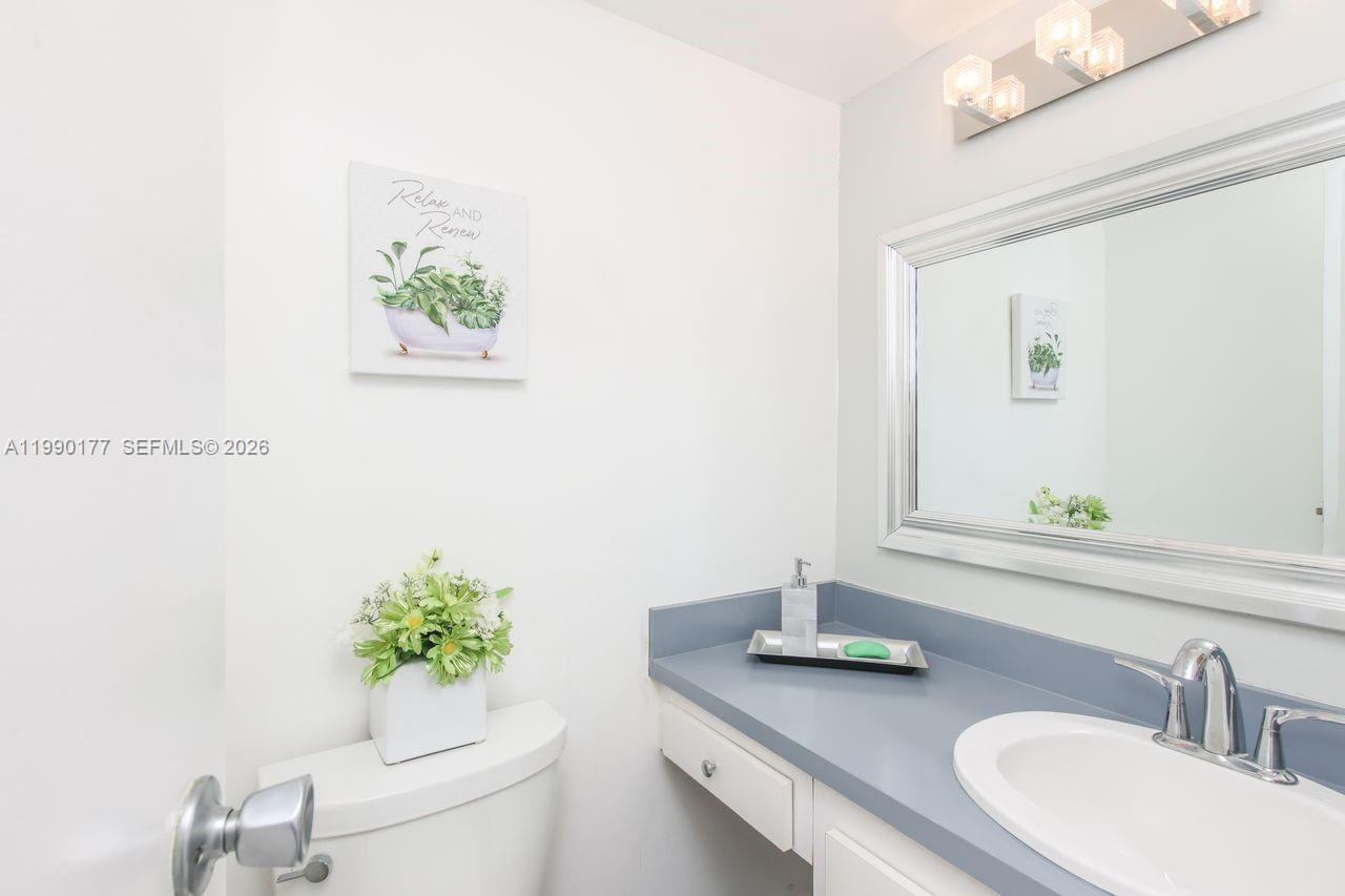 3675 N Country Clb Dr #401 Aventura, FL 33180