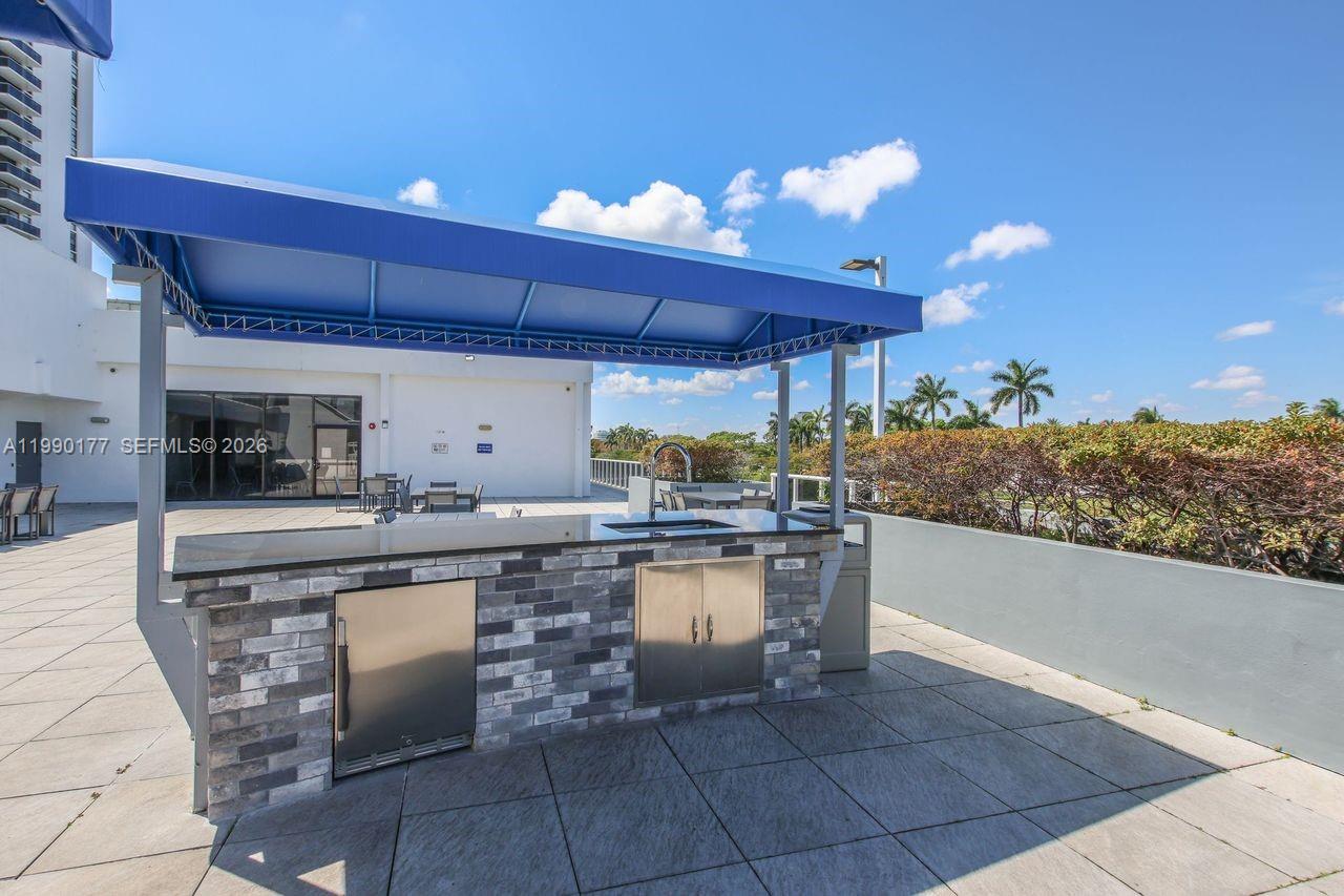 3675 N Country Clb Dr #401 Aventura, FL 33180