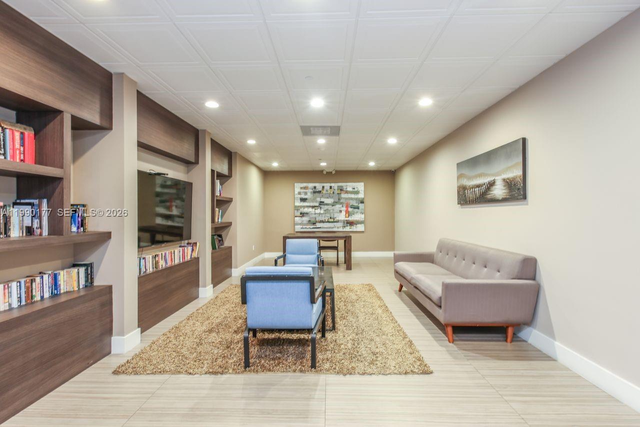 3675 N Country Clb Dr #401 Aventura, FL 33180