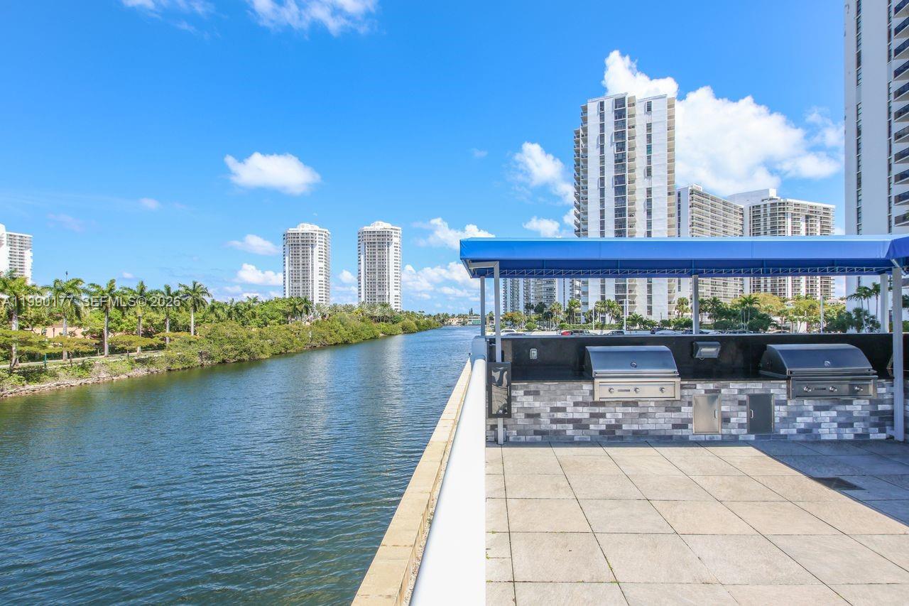 3675 N Country Clb Dr #401 Aventura, FL 33180