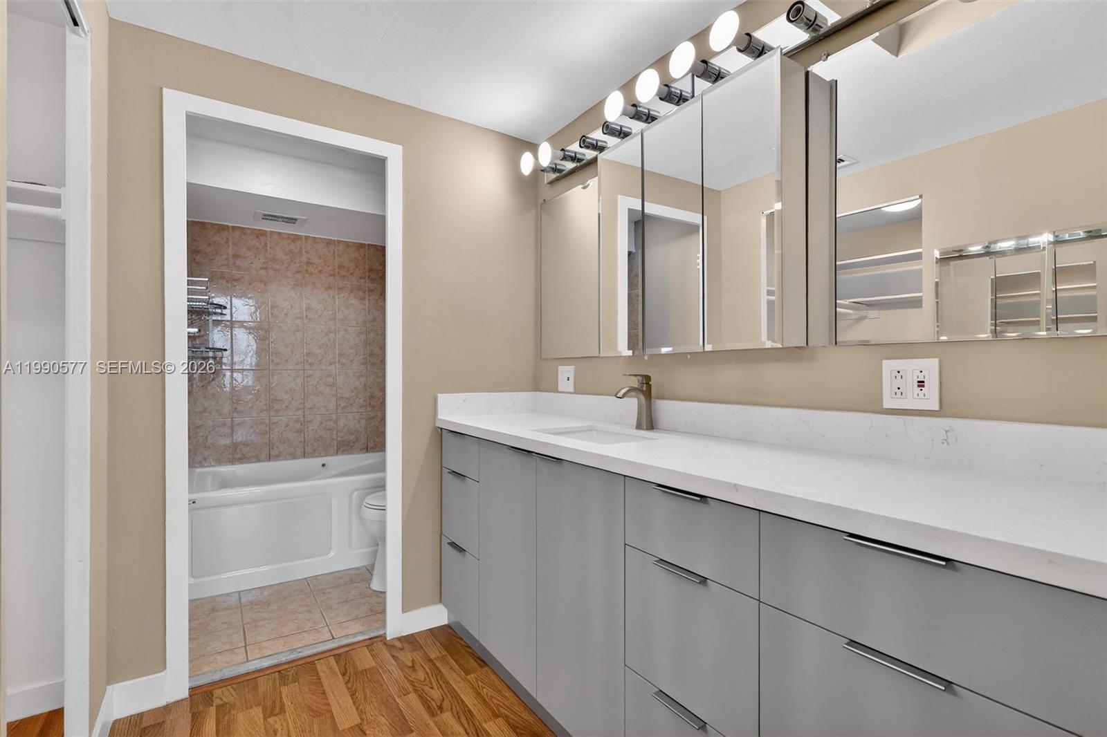 3111 N Ocean Dr #1002 Hollywood, FL 33019