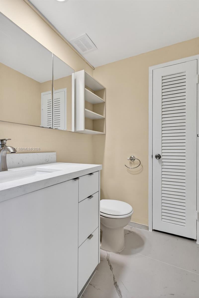 3111 N Ocean Dr #1002 Hollywood, FL 33019