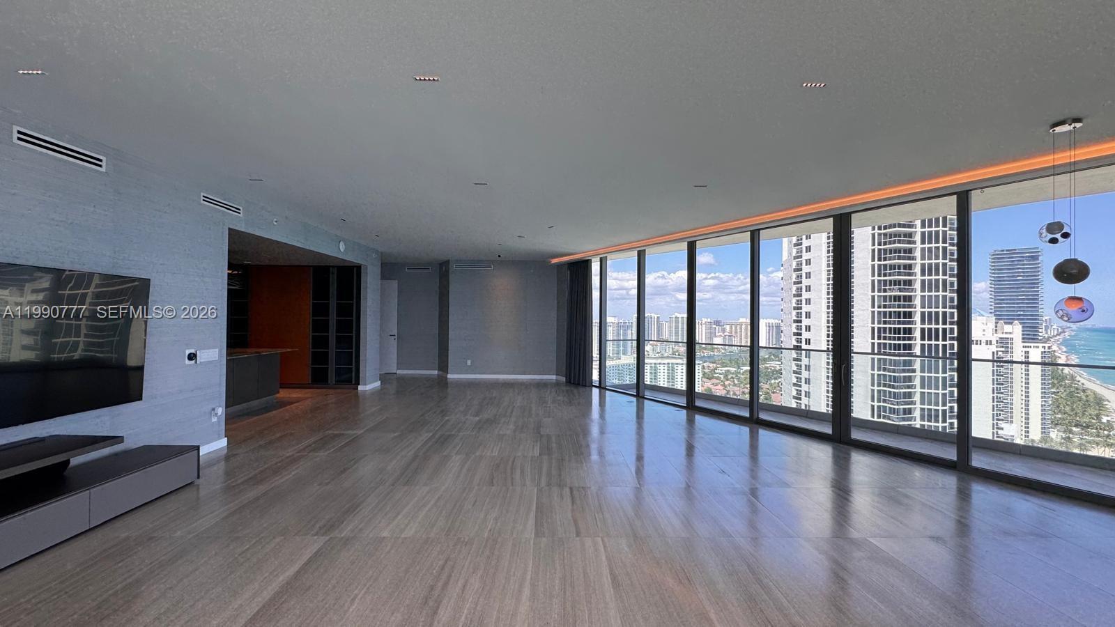18975 Collins Ave #2500 Sunny Isles Beach, FL 33160