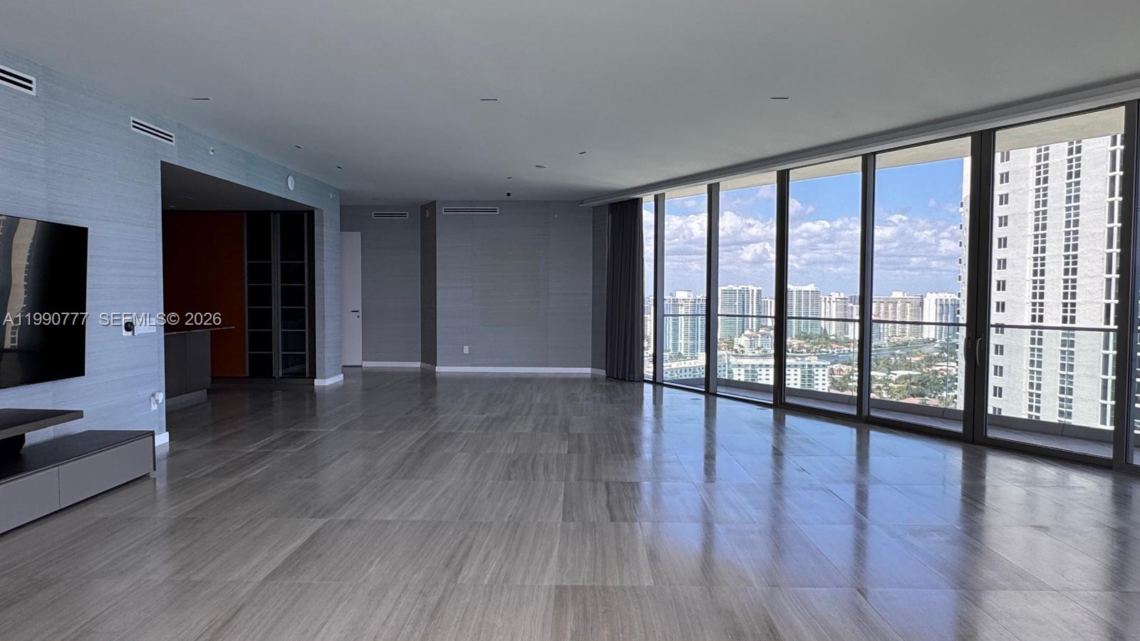 18975 Collins Ave #2500 Sunny Isles Beach, FL 33160