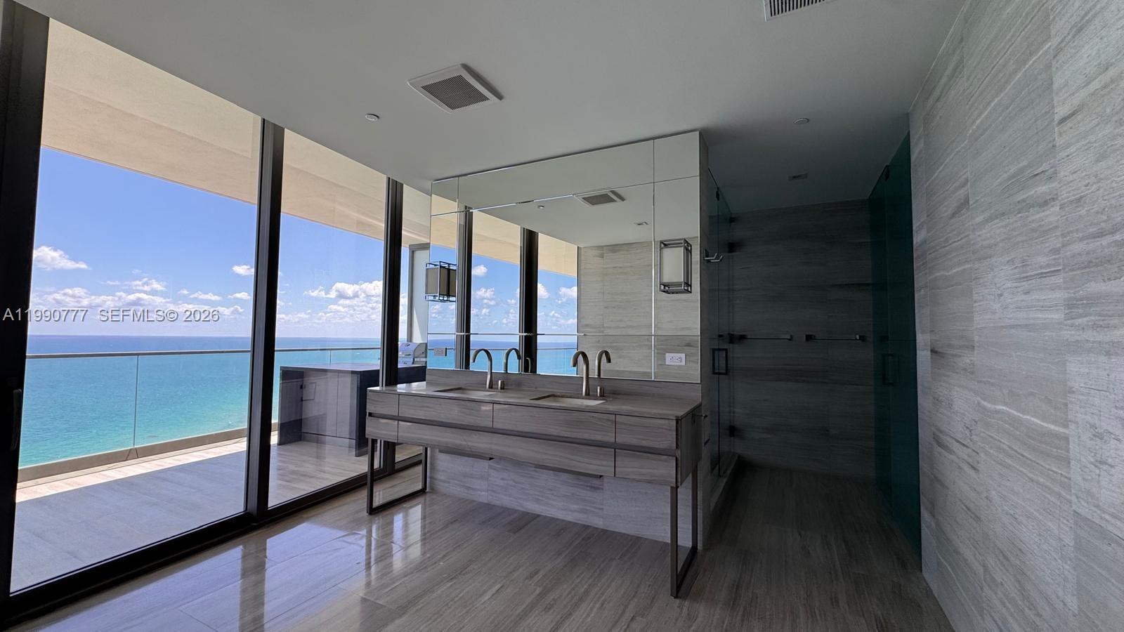 18975 Collins Ave #2500 Sunny Isles Beach, FL 33160