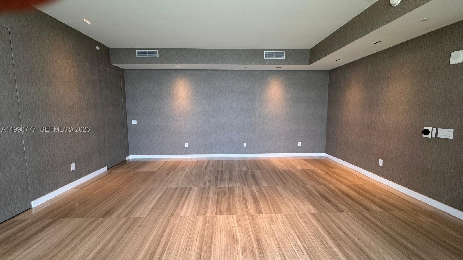 18975 Collins Ave #2500 Sunny Isles Beach, FL 33160