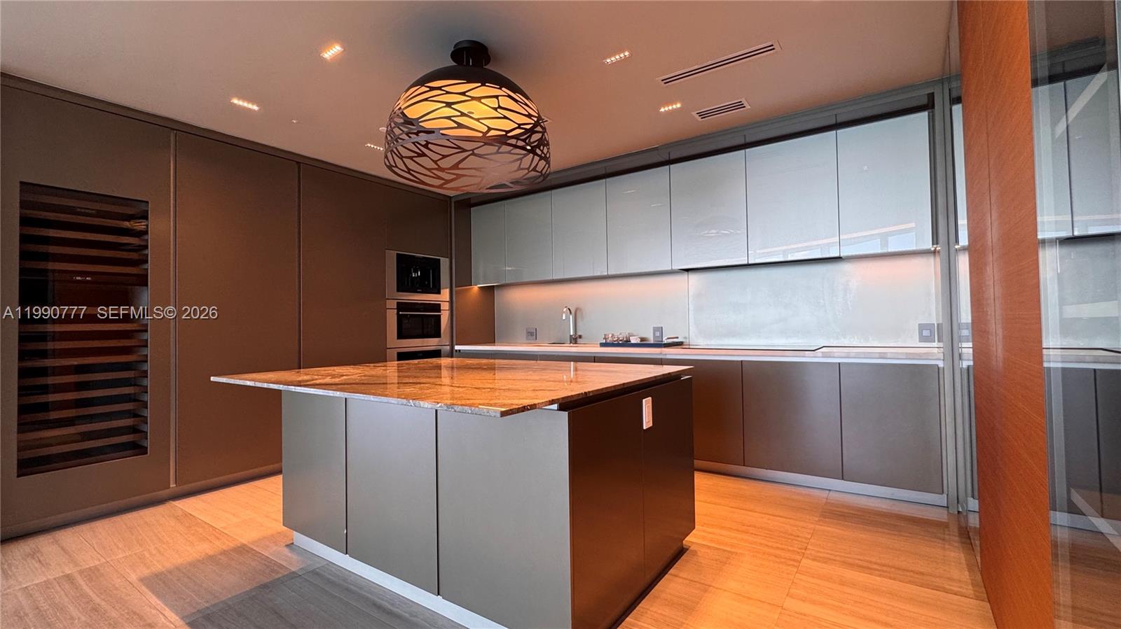 18975 Collins Ave #2500 Sunny Isles Beach, FL 33160