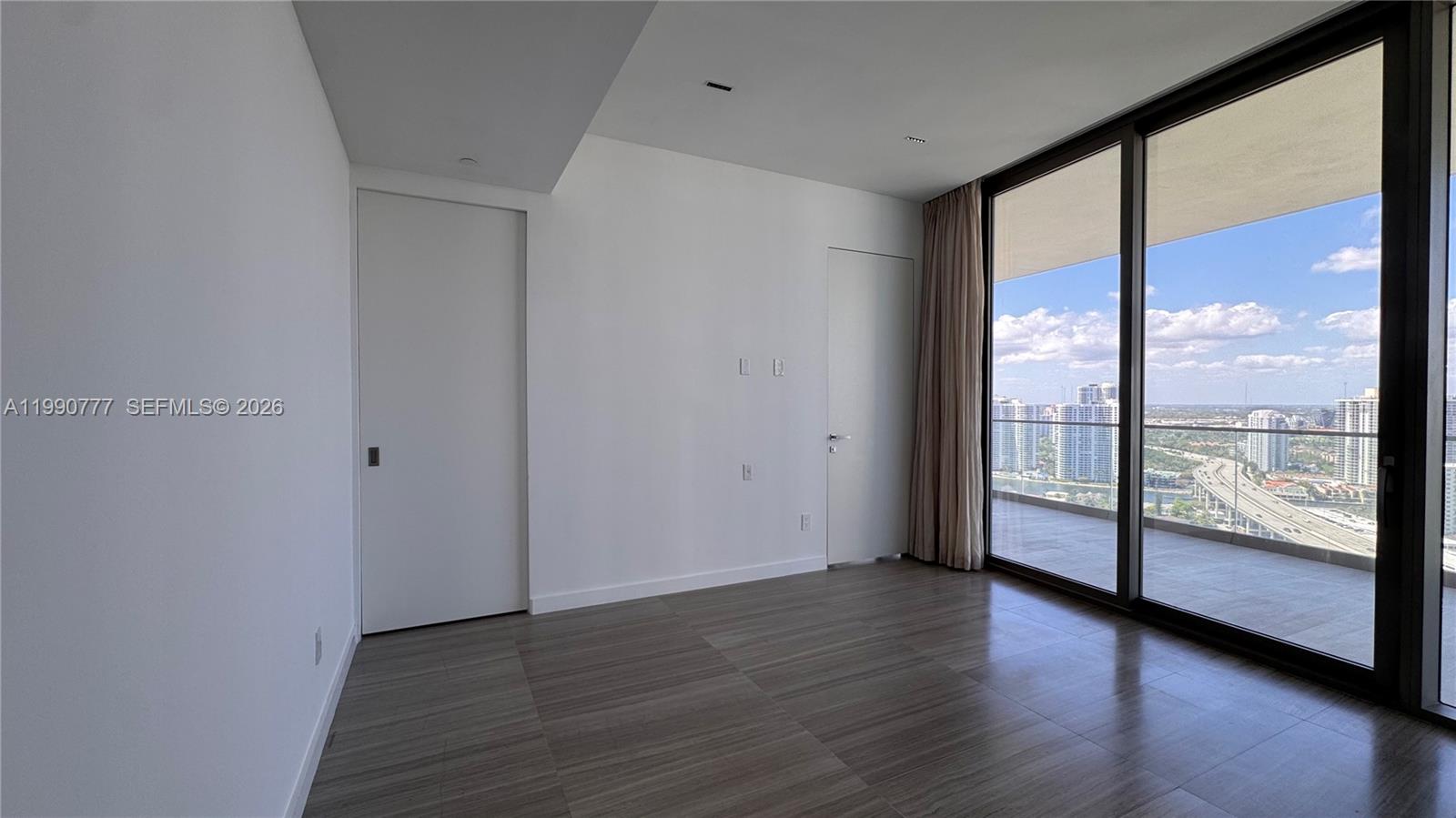 18975 Collins Ave #2500 Sunny Isles Beach, FL 33160