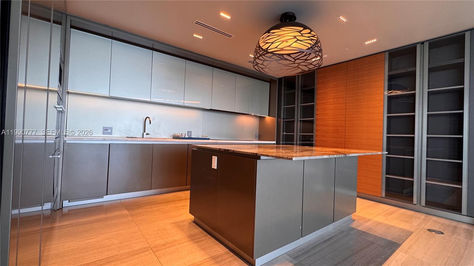 18975 Collins Ave #2500 Sunny Isles Beach, FL 33160