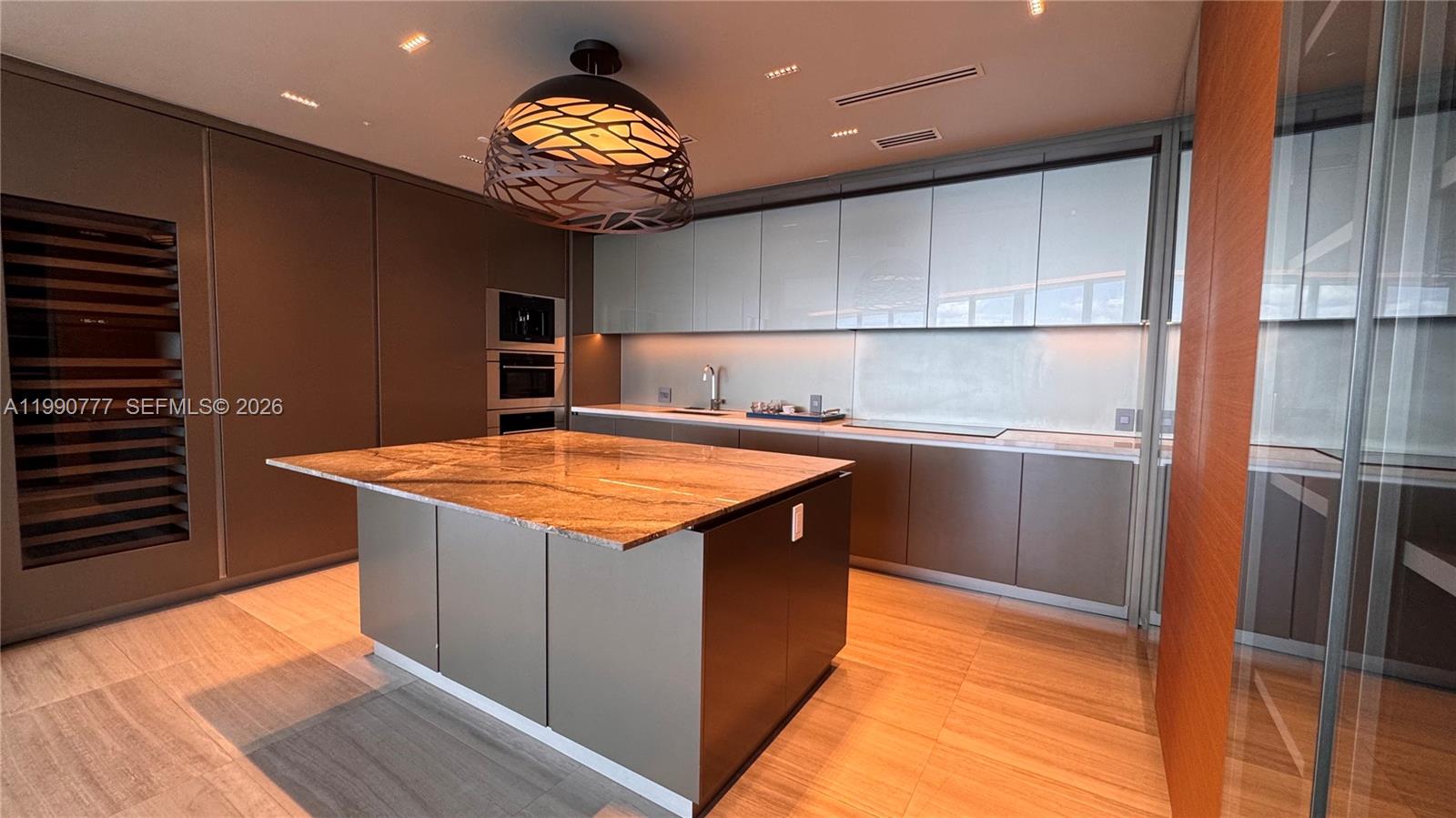 18975 Collins Ave #2500 Sunny Isles Beach, FL 33160