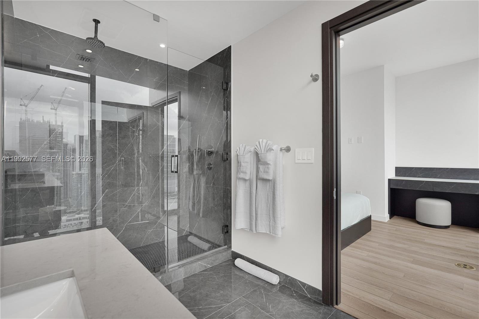 image E11EVEN Hotel & Residences9