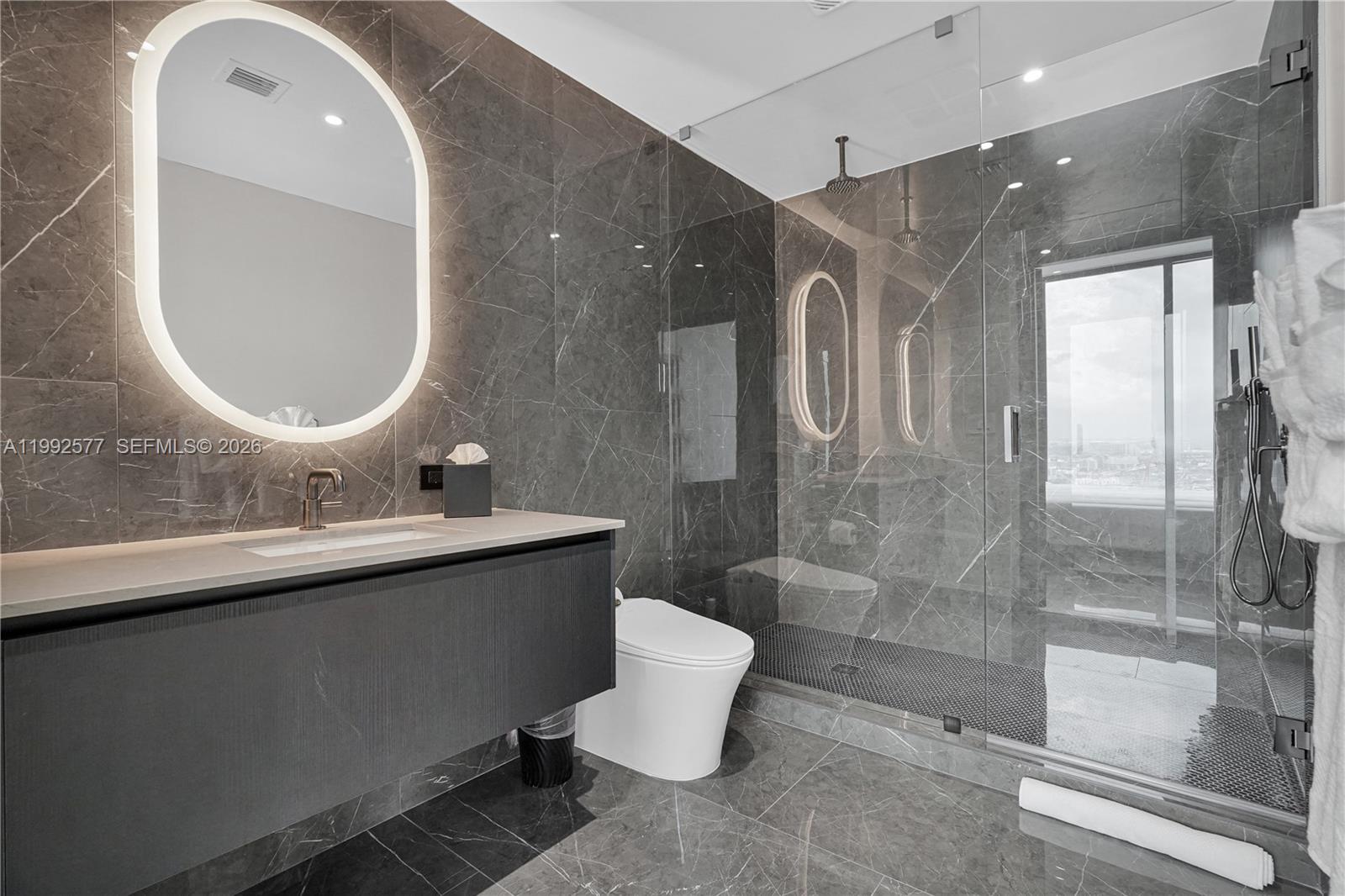 image E11EVEN Hotel & Residences14