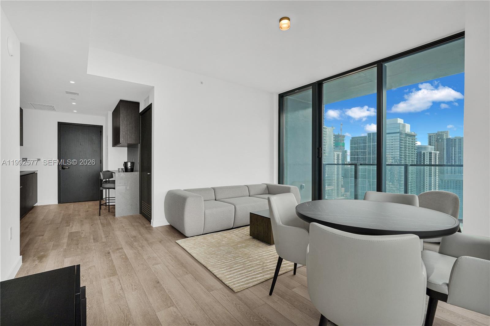 image E11EVEN Hotel & Residences17