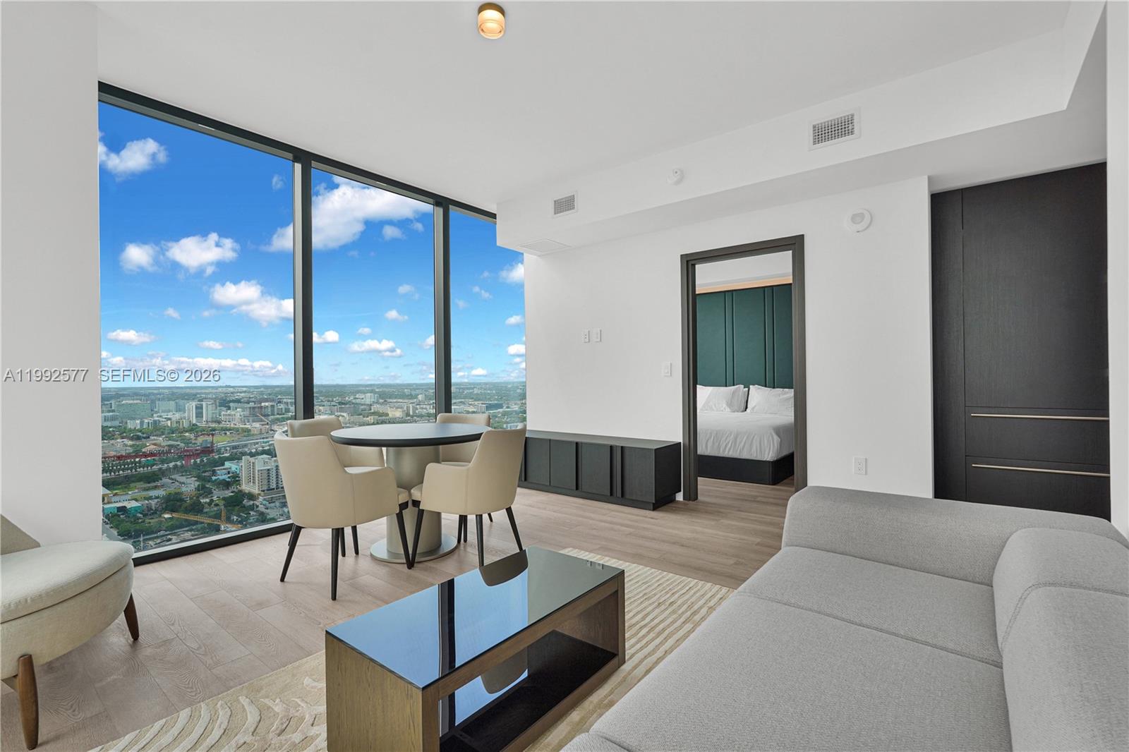 image E11EVEN Hotel & Residences18