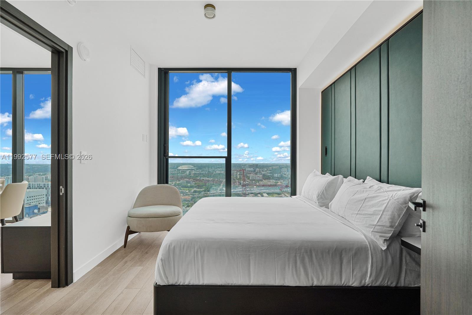 image E11EVEN Hotel & Residences23