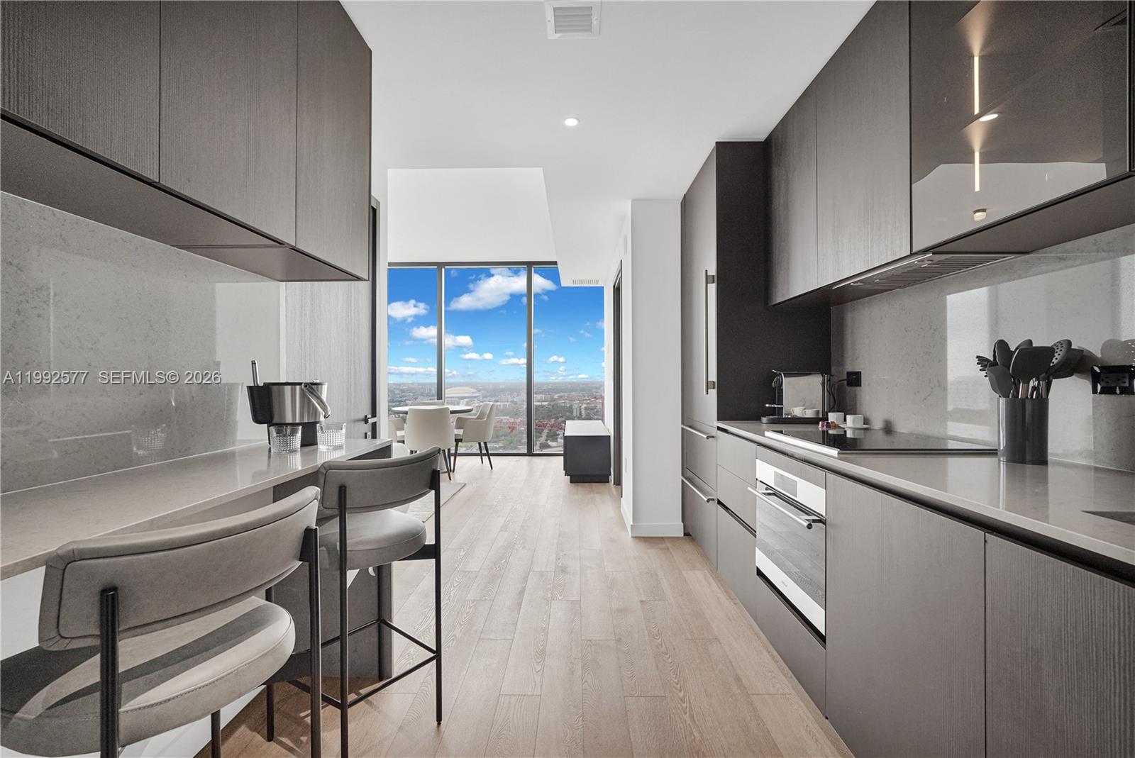 image E11EVEN Hotel & Residences27