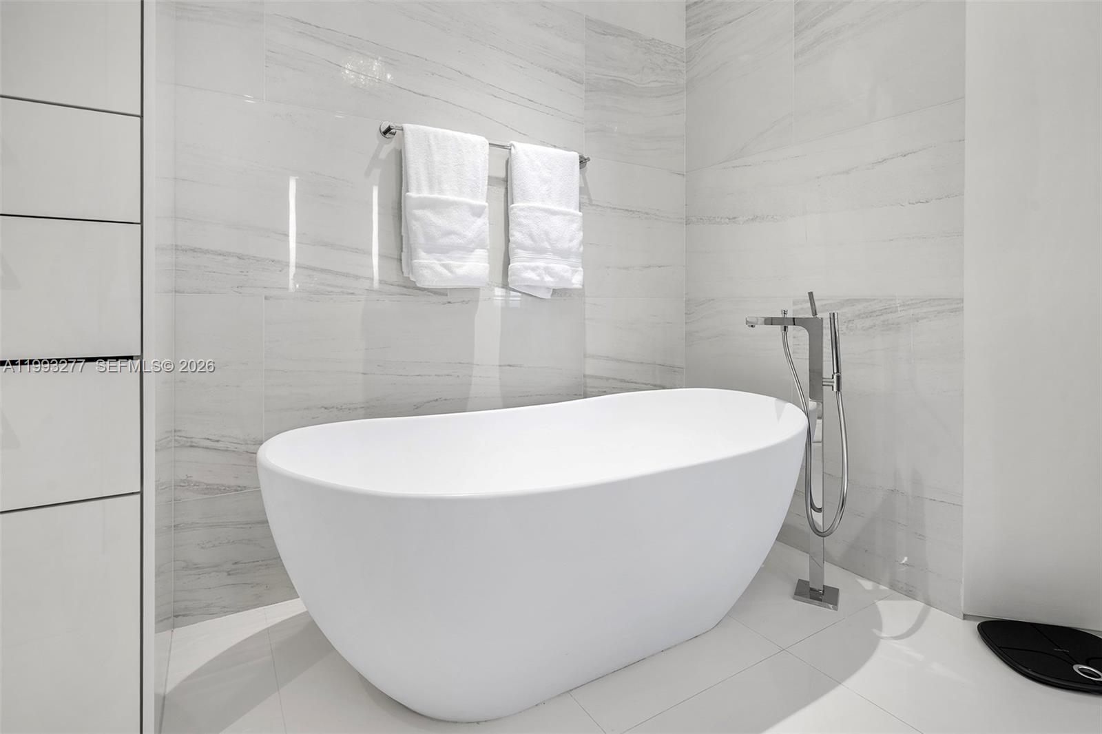 image Continuum South Beach South Tower11