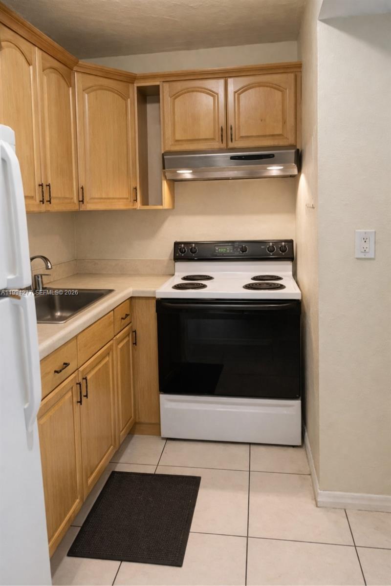 1090 NE 129th St #205 North Miami, FL 33161