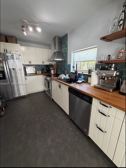 3685 SW 1st Ave Miami, FL 33145