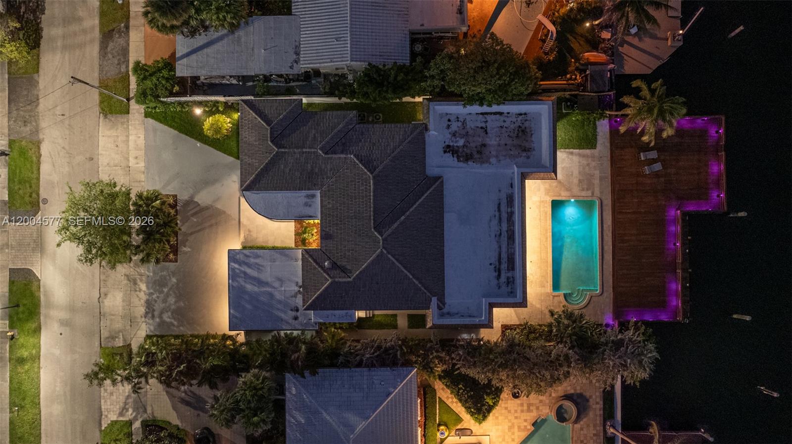 1690 Daytonia Rd Miami Beach, FL 33141